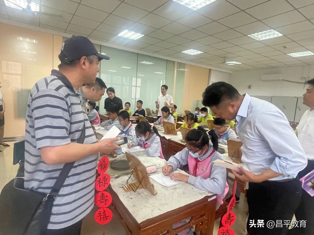 政协委员视察教育工作,政协委员视察学校项目