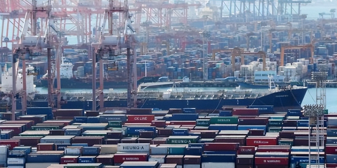 经济跌出前十，韩为*华反**吞下苦果，*华反**卒子全倒霉，美盟友正分裂