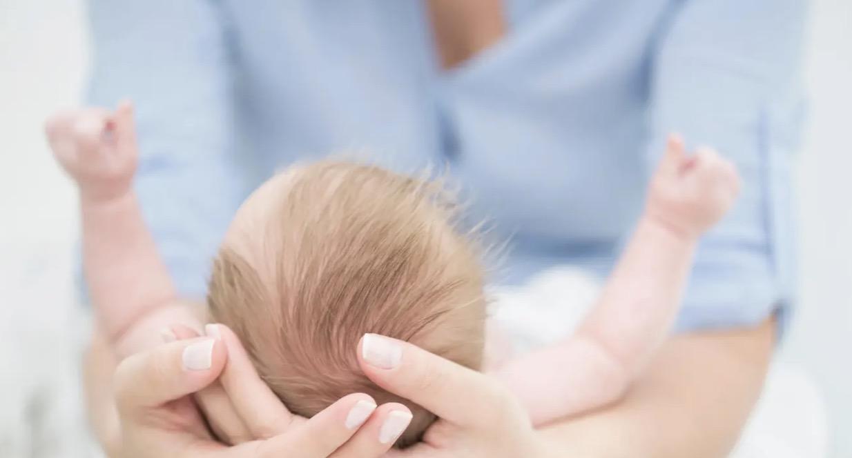 英国女子自行受孕,英国女性被拒绝做试管