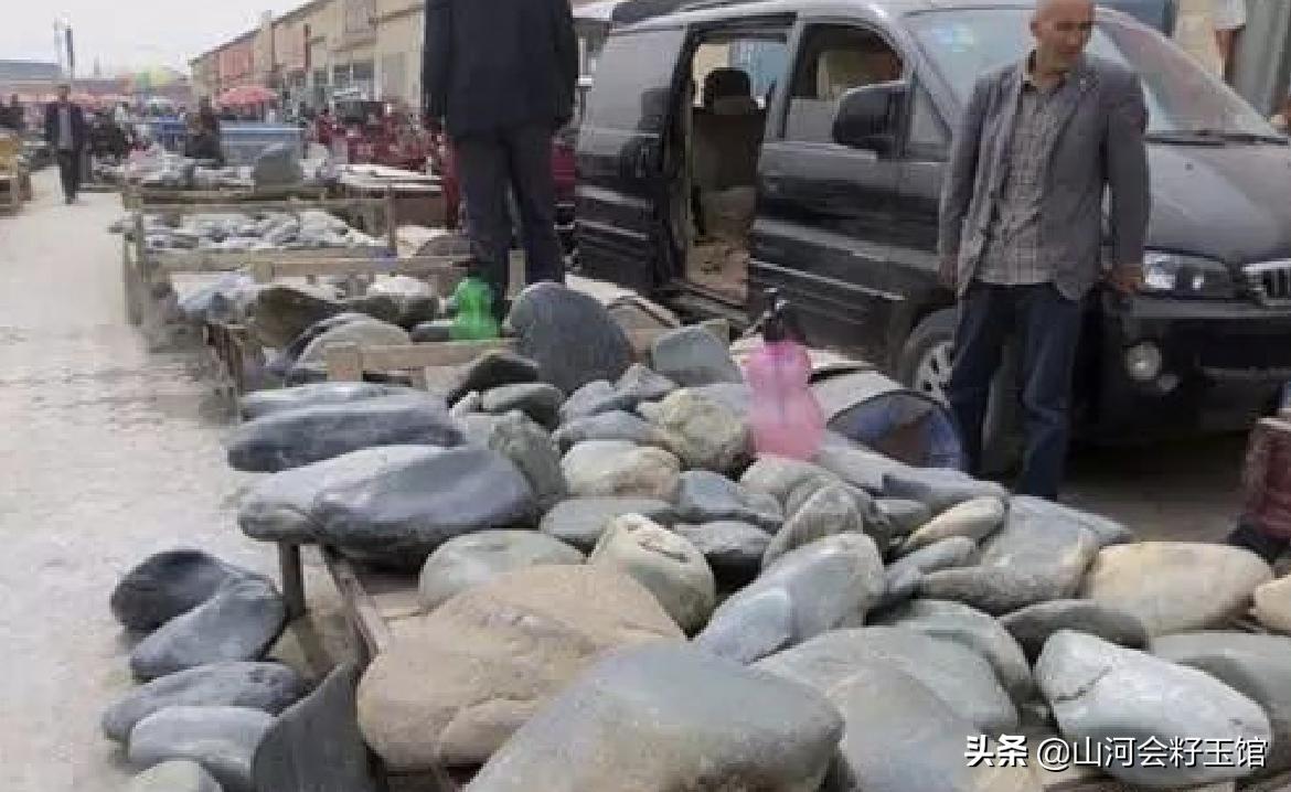 哪种玉石便宜不容易买到假货,地摊玉石为什么这么多假货