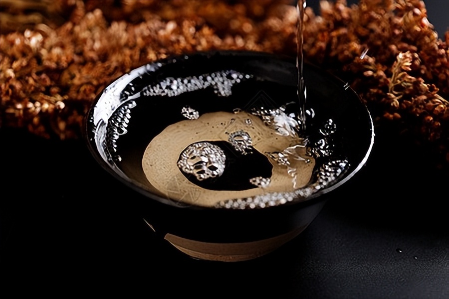 大爷挖出6000年文物,挖出几十年的茅台