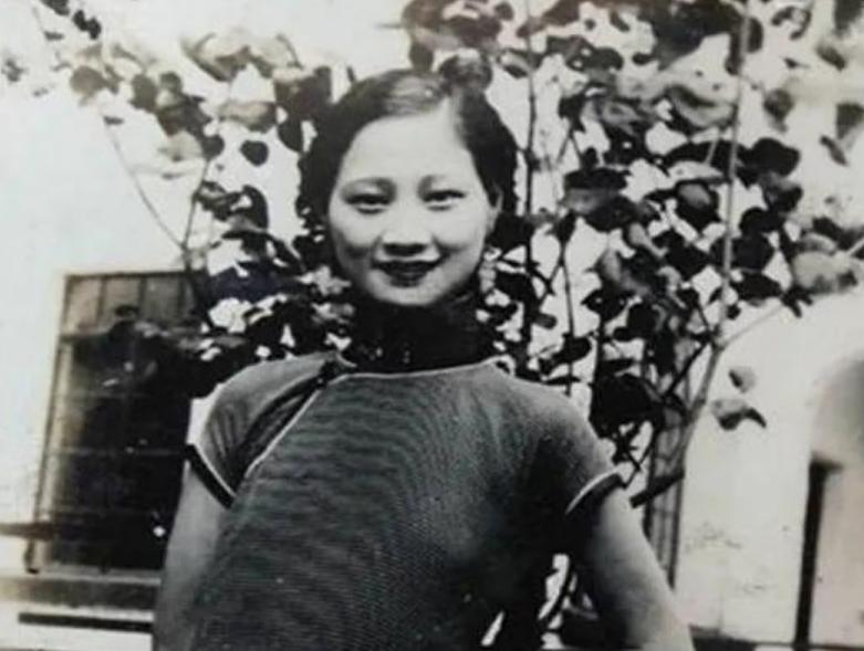 *楼青**出身，一嫁首富子二嫁孔家长子，无儿无女却晚景极好，她凭啥