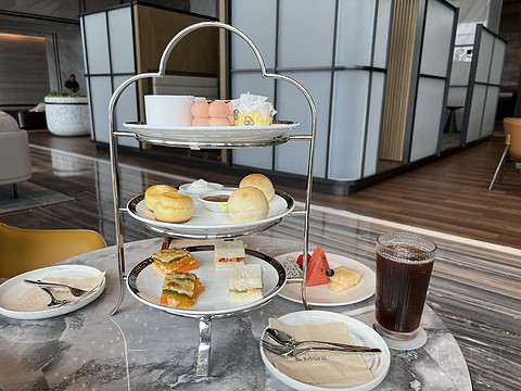 窗含西岭千秋雪成都环球中心雪山,窗含西岭千秋雪魅力成都