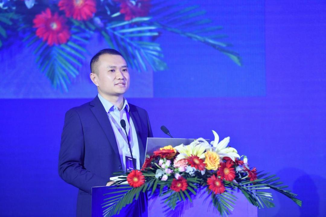 中集瑞江搅拌半挂车新品发布,陕汽危化品运输罐车