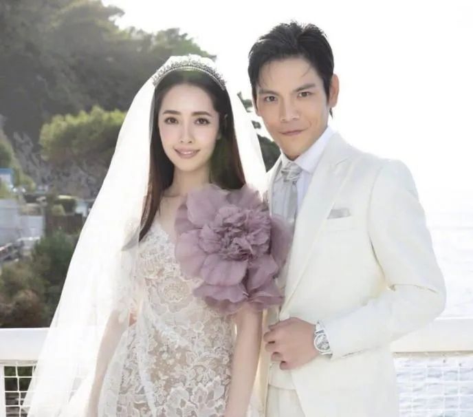 向佐夜会美女疑似出轨,向太回应:别多想,只是姐姐而已