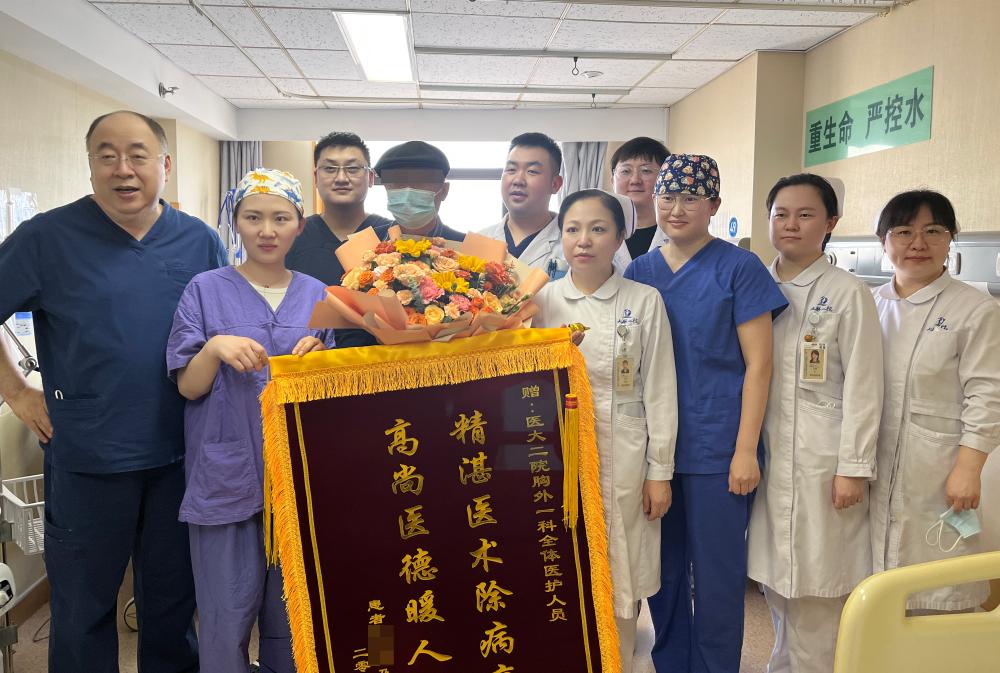 肺移植再谱新篇——大医二院成功完成劈裂式异体双侧肺叶移植手术