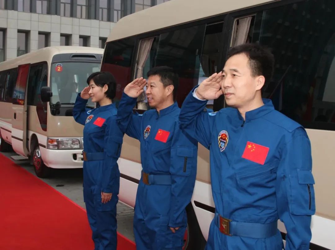 了解中国航天史致敬航天人,中国航天60周年纪念是真的吗