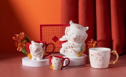 星巴克新出小杯,星巴克属相杯