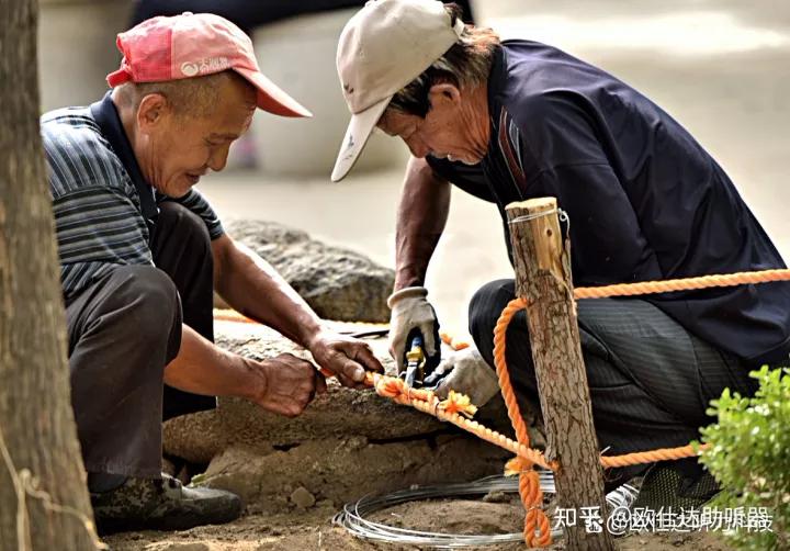 耳鸣耳聋有什么缓解方法？助听器能改善吗？三四千的有没有效果？
