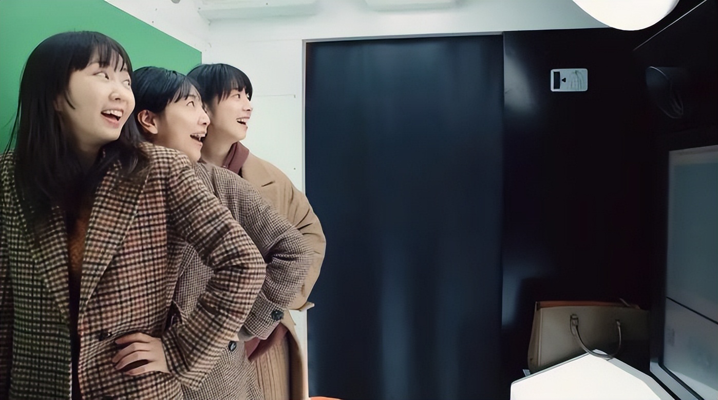 一集就入坑追完还二刷的电视剧,一集入坑被这剧整得笑开了花