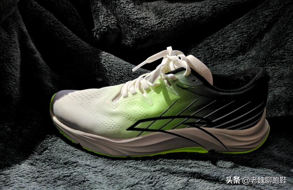 100米与1000米合用跑鞋推荐前十名,盘点我穿过的国产神鞋