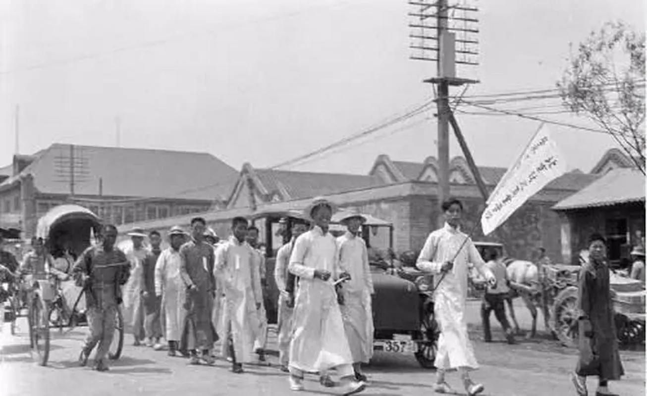 中国现代史是从什么时候开始的呢？什么是中国历史的伟大转折点？