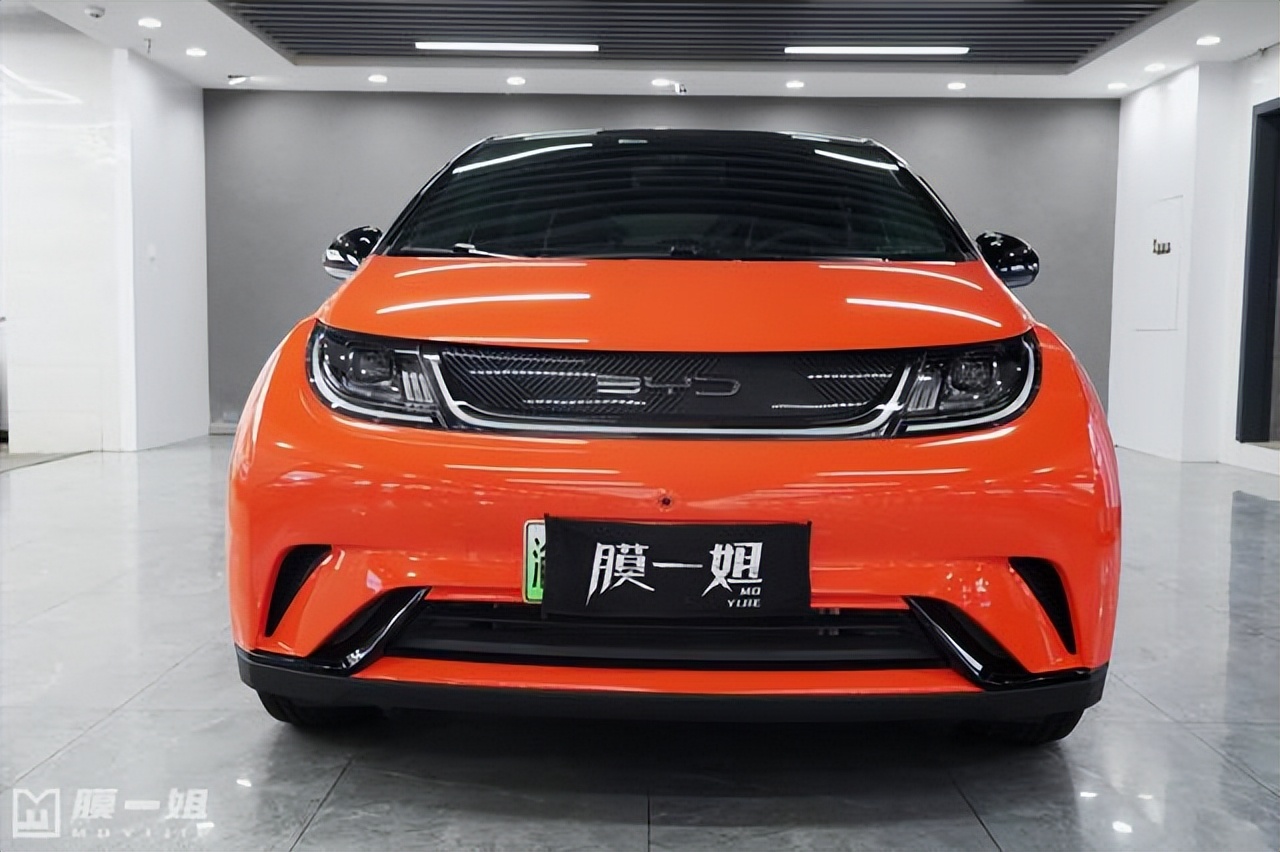 汽车镀晶还是贴隐形车衣好,镀晶和隐形车衣哪个好用