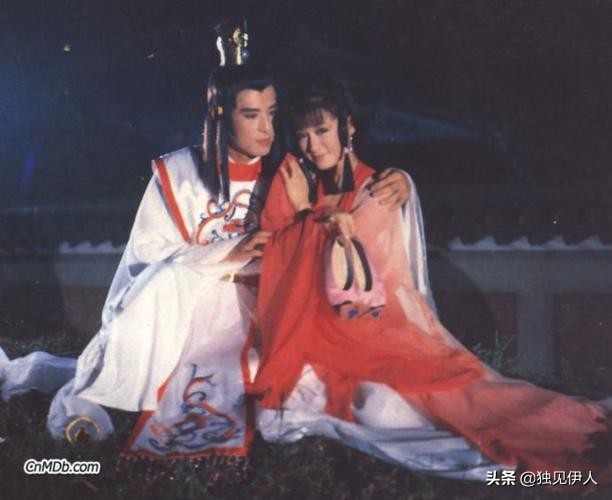 十五首绝美爱情诗词,三十首古今传颂的经典爱情诗词