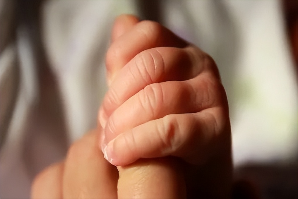 为什么生孩子成了亏本生意,生完孩子后是去工作还是创业