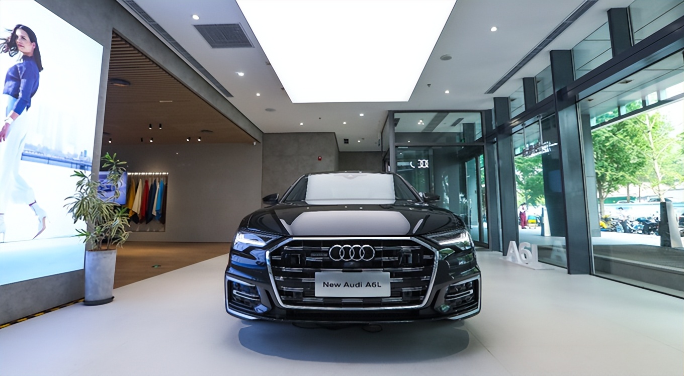 新奥迪a6l四驱冰雪测试,c级车标杆