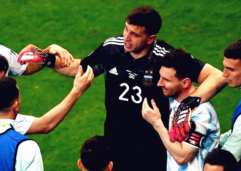 阿根廷门将马丁内斯身价涨没涨,阿根廷门将马丁内斯的家庭