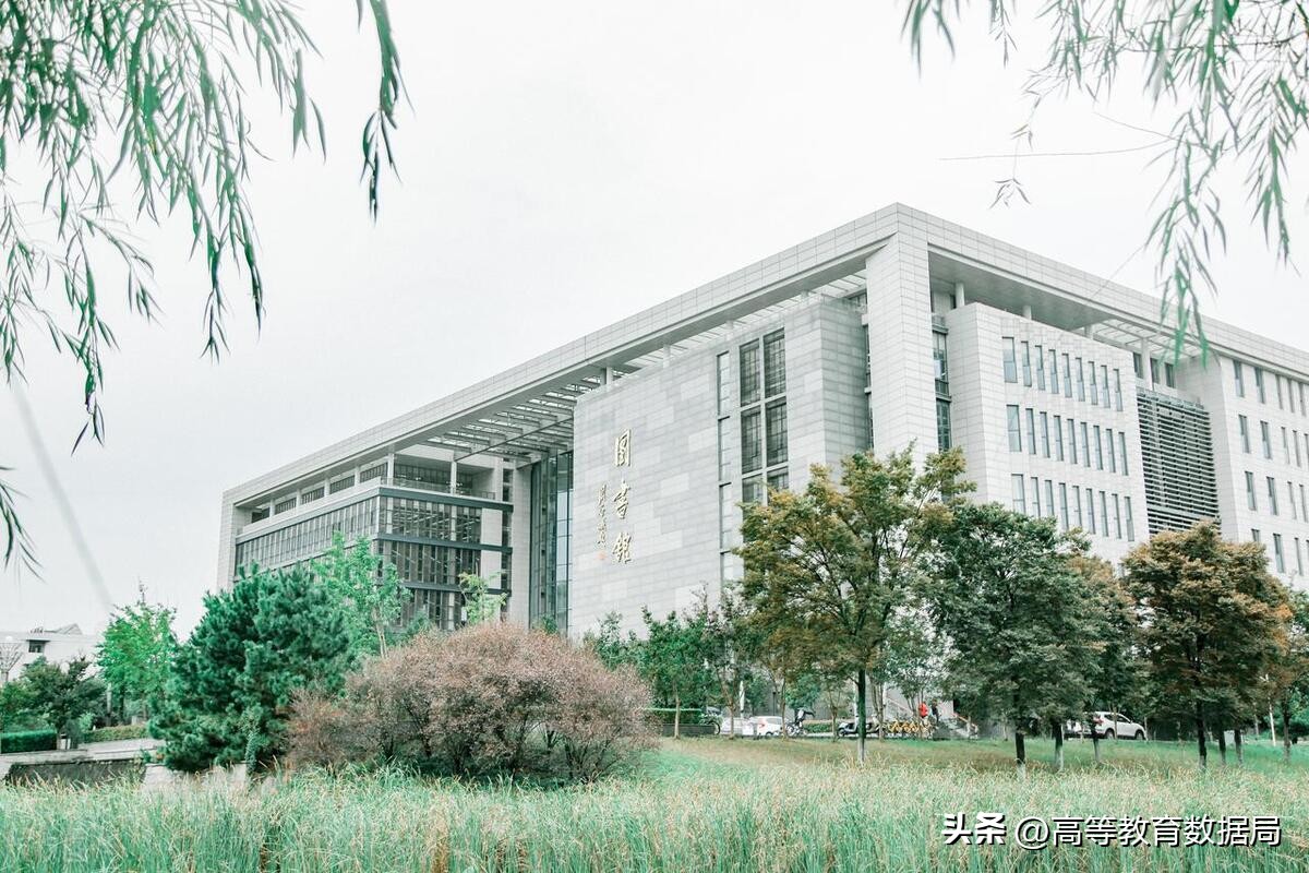 扬州大学和江苏师范大学哪个更好,扬州大学与江苏师范大学哪个好