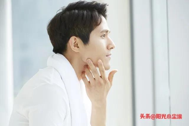 小莫资助男友上大学，男友研究生毕业却说她文化低。