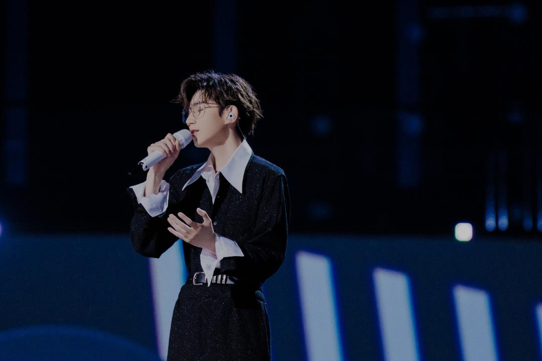 王源眼镜帕莎多少钱,帕莎眼镜王源