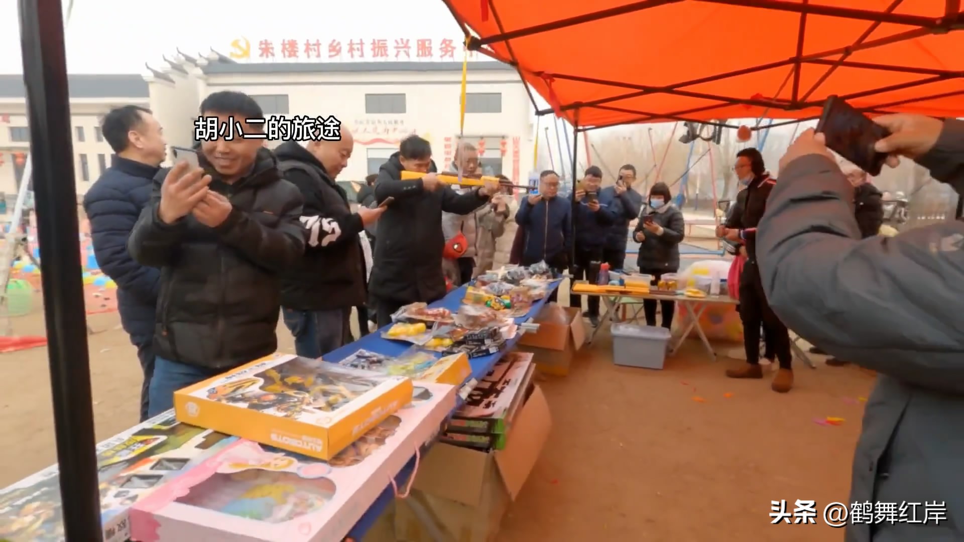 大衣哥关心集市,大衣哥慰问农民