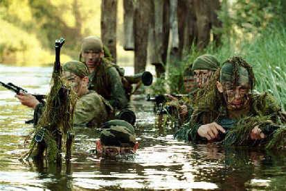 俄罗斯小学生有多硬核？格斗射击样样精通，连坦克都能熟练操作