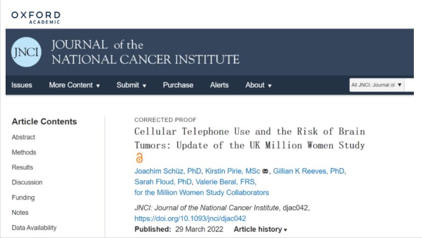 长期睡前玩手机有哪4件麻烦事,长期睡前玩手机会付出啥代价