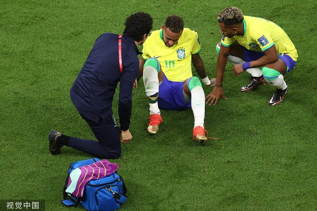 内马尔为什么被侵犯,内马尔为什么容易被侵犯