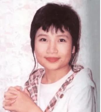 李娜出家跟韩红有关系吗,歌手李娜出家和韩红有关系吗