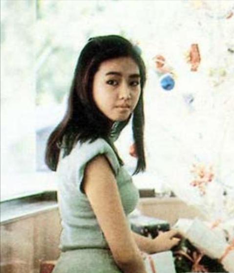 刘德华27岁的电影视频,刘德华几岁向吴倩莲求过婚