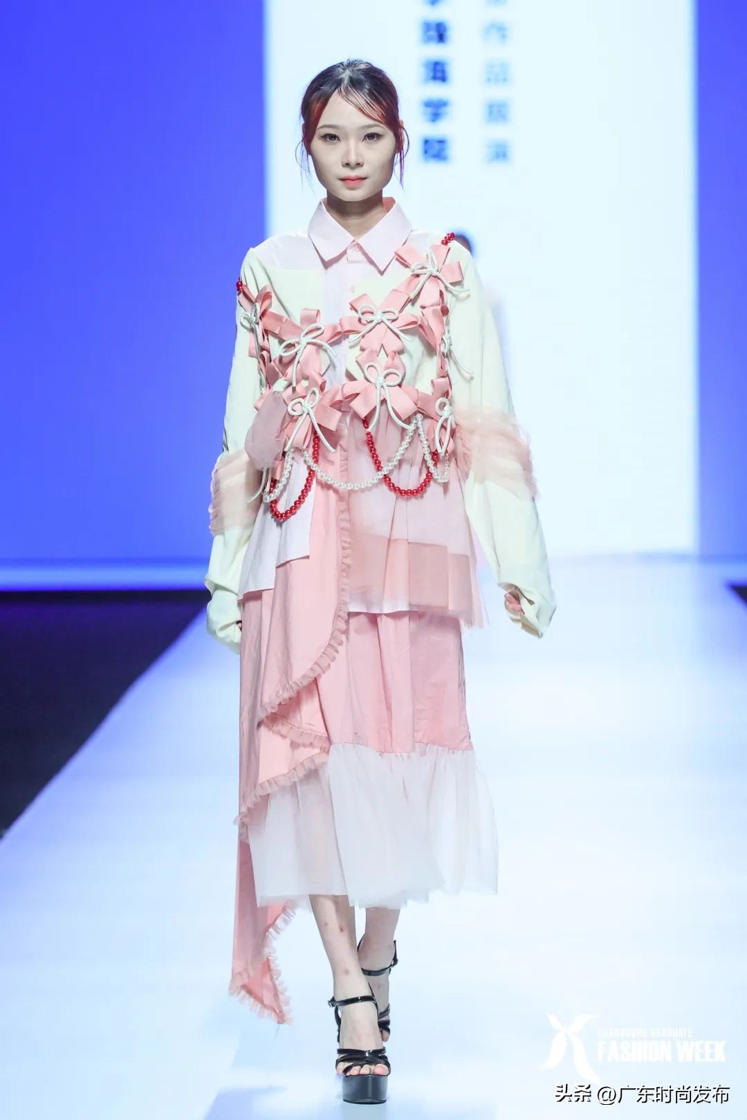 致青春以设计之歌！北京理工大学珠海学院服装设计毕业作品展演——2023中国（广东）大学生时装周
