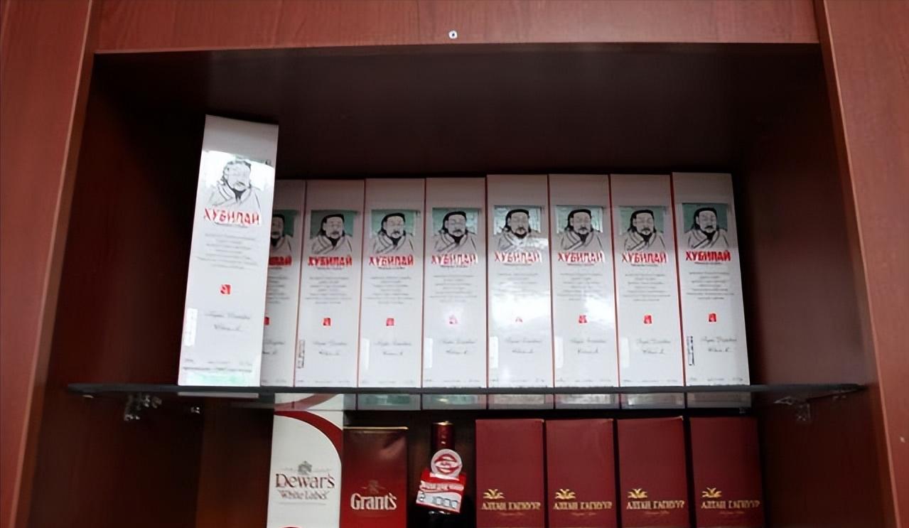 蒙古国距离中国的呼和浩特市多远,蒙古国离中国多少公里