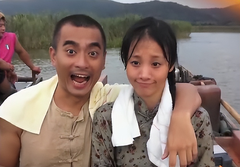 知名女星高调官宣婚讯,30岁知名女星晒结婚照官宣结婚