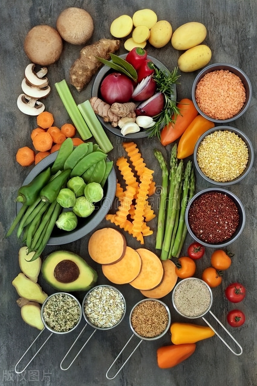 女生皮肤黑如何穿搭,女生皮肤黑如何变白