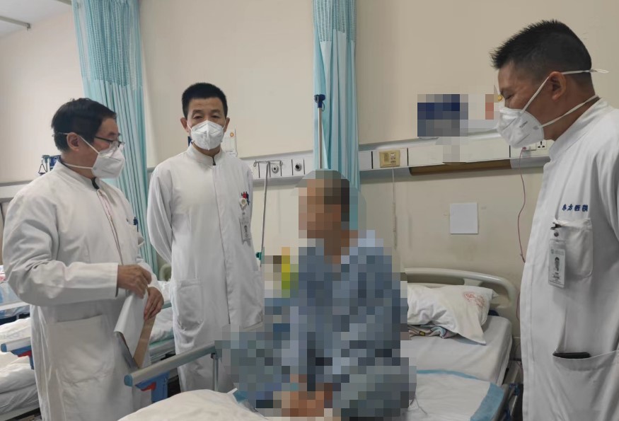 焦虑的父亲，最终为精分儿子选择手术治疗