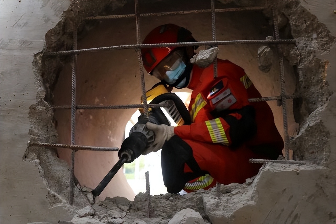 森林消防大队春节进行防火巡查,森林消防部署大练兵大比武