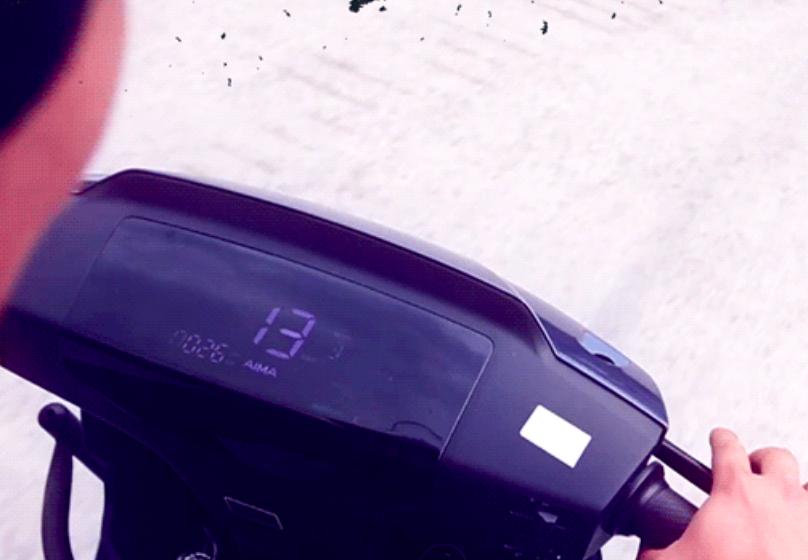 爱玛百公里续航电摩有哪几款,爱玛能骑最快的电摩