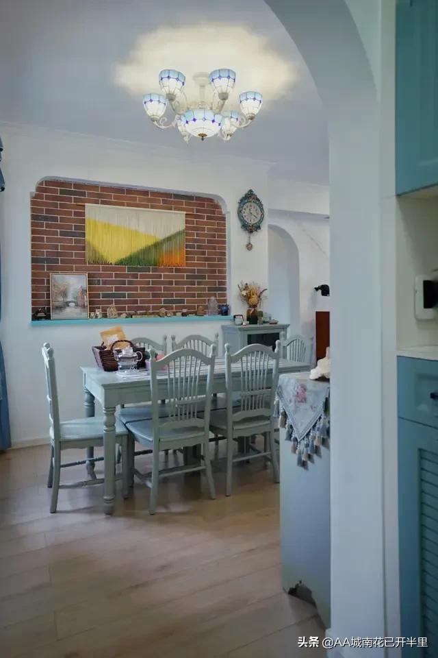 老公先斩后奏花2000多买了这丑不拉几的桌子，我真的好想扔了……