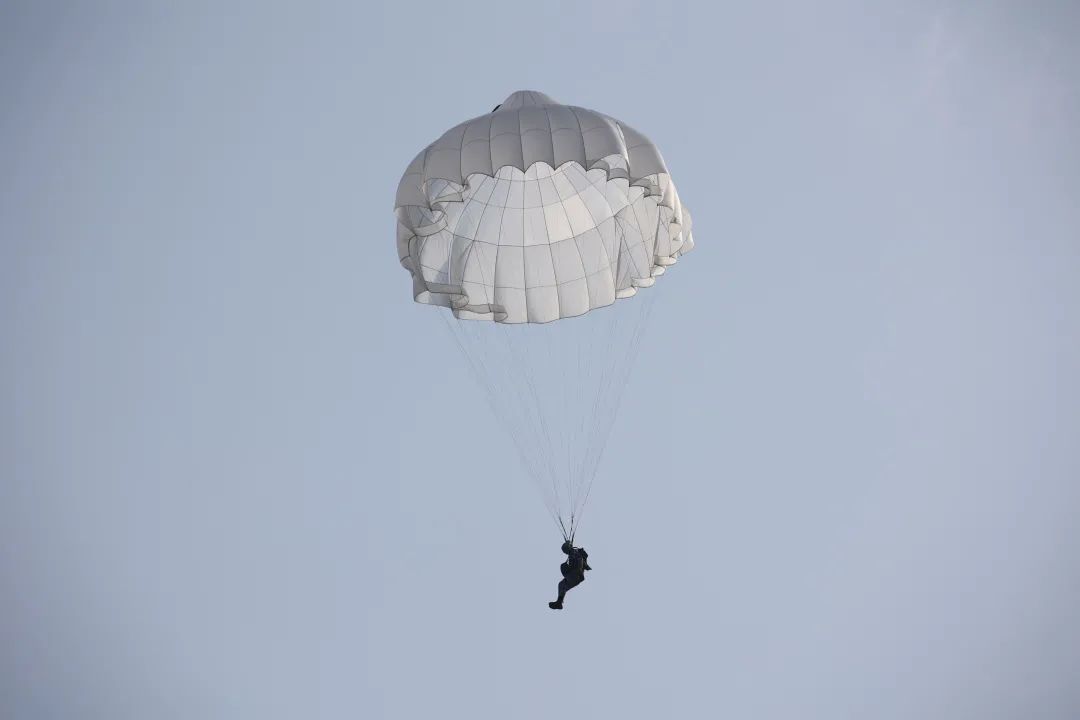 姹跺窛璺充紴15鍕囧＋绁炲叺澶╅檷,绁炲叺澶╅檷璺充紴
