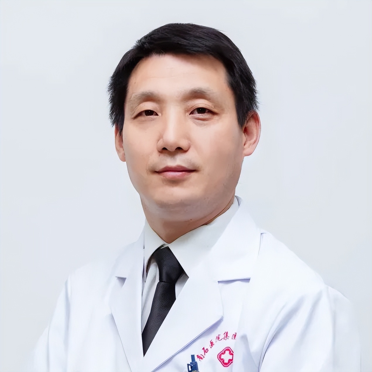 用双氧水清洗角膜塑形镜眼睛充血,双氧水清洗角膜塑形镜