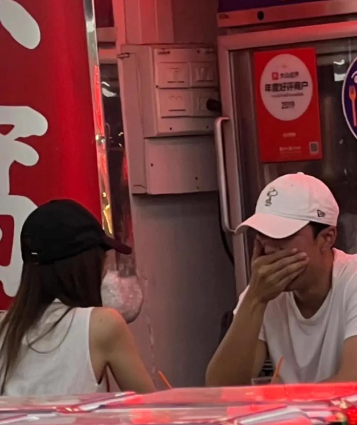 偶像剧照进现实！泰国顶流女星被男演员公开告白，5年友情变爱情