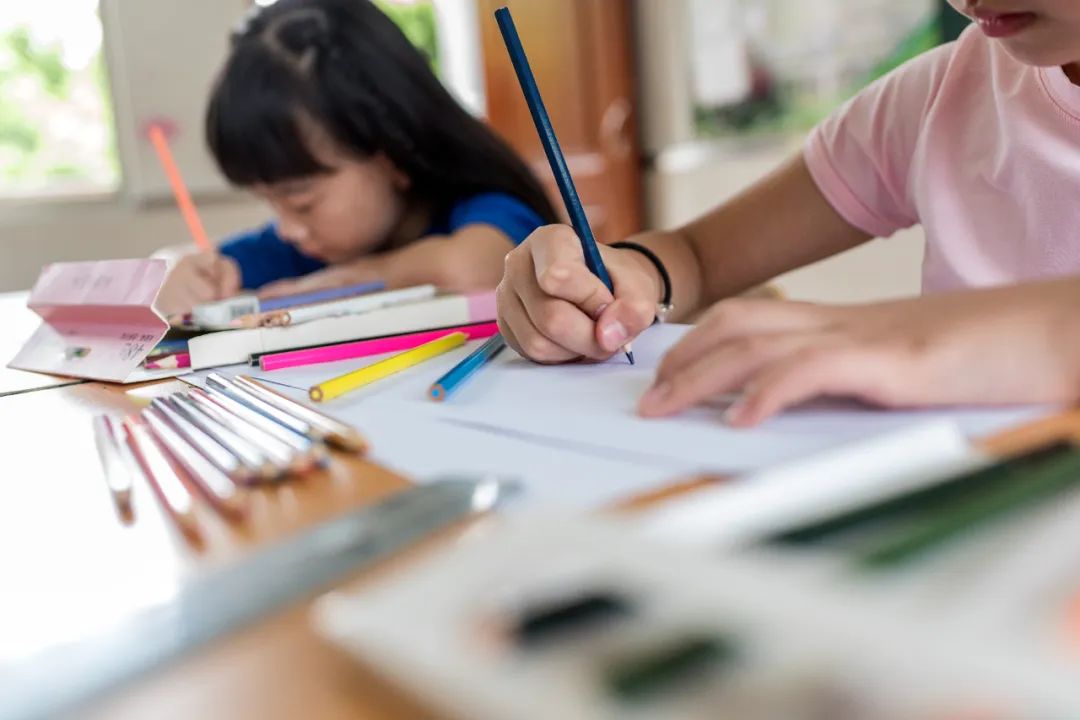 孩子看游戏集中注意力为什么不行,孩子玩游戏上课注意力一点不集中