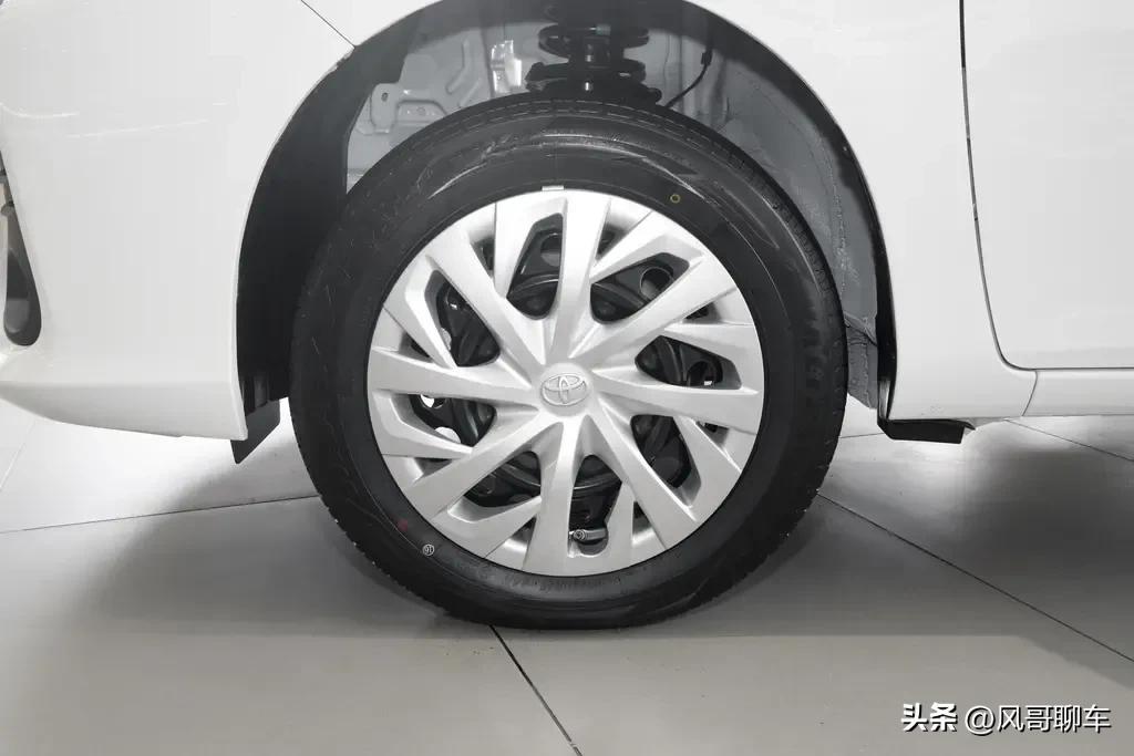 丰田6万以内的车哪个最省油,威驰和桑塔纳谁省油耐用