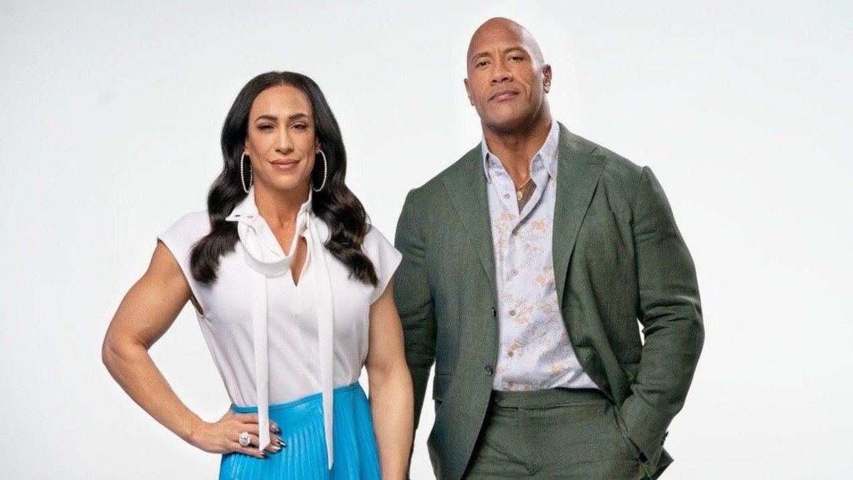 巨石强森吊打肌肉小鲜肉,巨石强森肌肉男图片