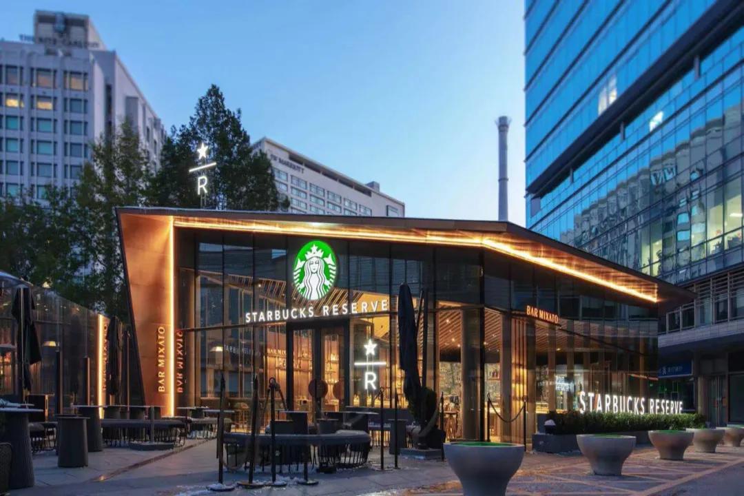 中国首家星巴克“共享办公店”开业，可以到星巴克“打卡上班”了