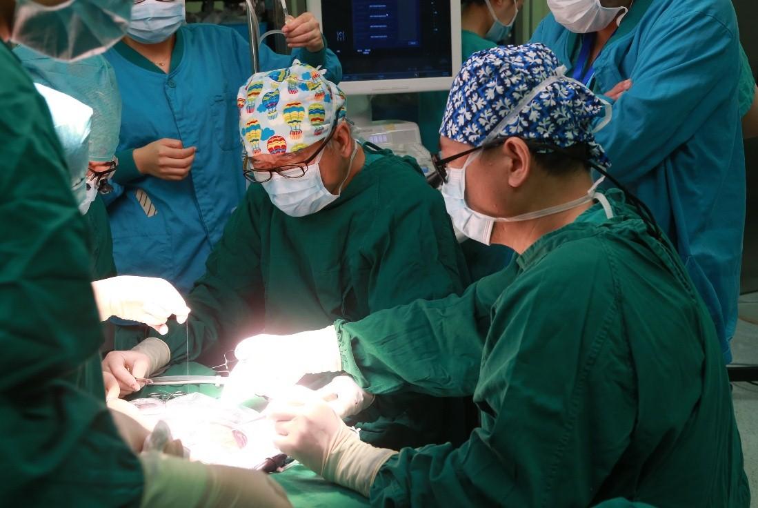 八十岁老人肝癌可以手术风险大吗,肝癌扩散怎么治疗治疗方案是什么