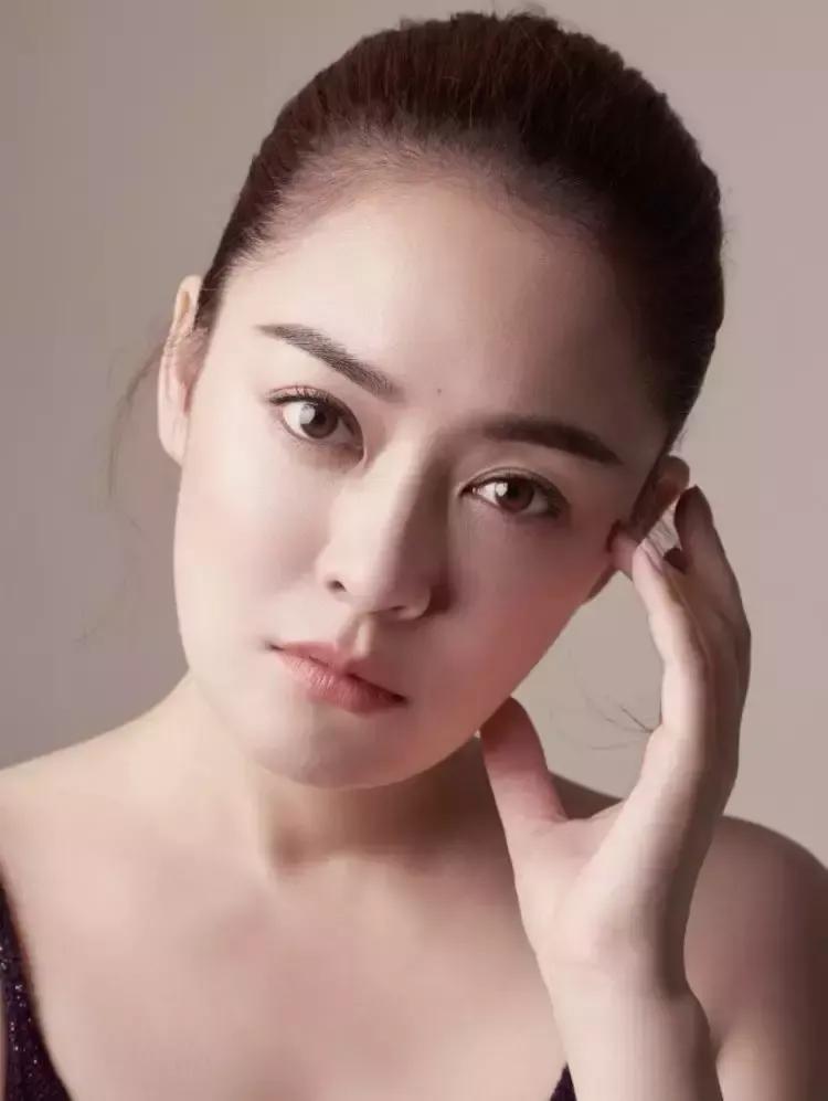 鲜妆辉映桃花红,鲜妆护肤