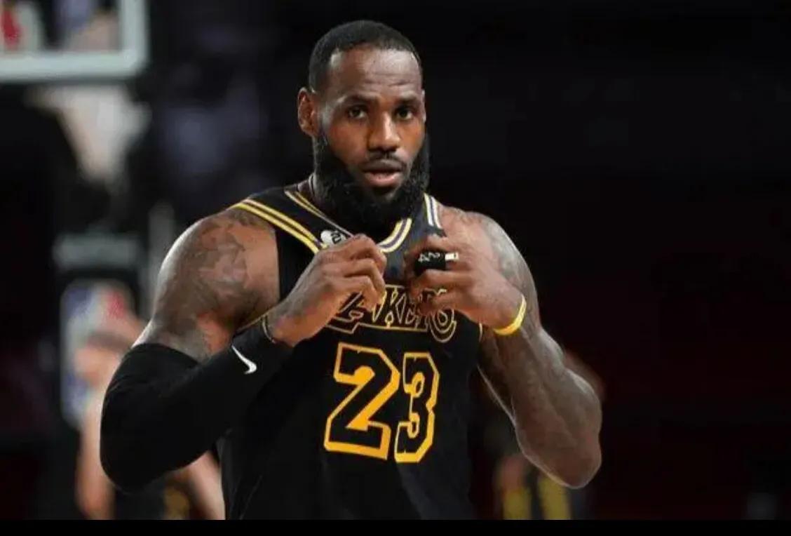 勒布朗篮球的精彩视频,勒布朗历史得分王集锦