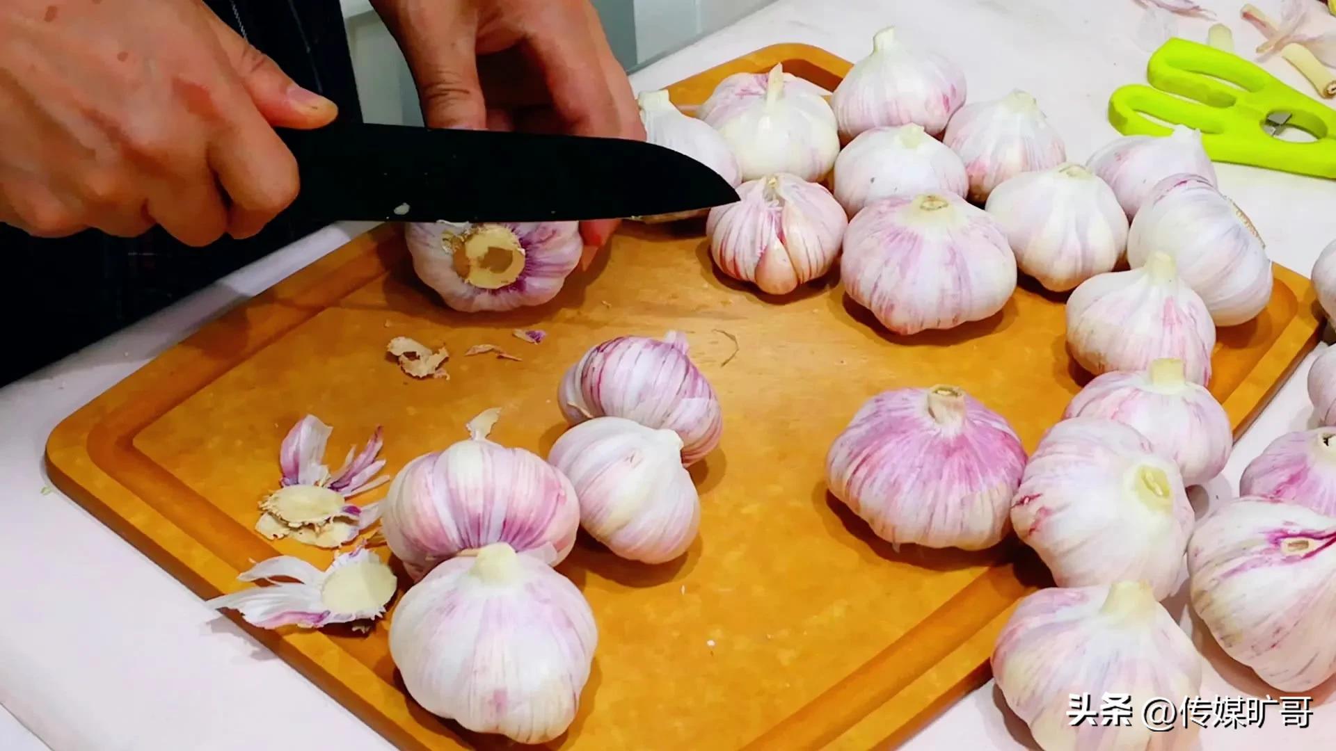 腌制糖蒜最好吃的做法,怎么腌制糖蒜好吃又简单