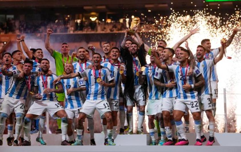 梅西获金球奖冠军图片,梅西获世界杯金球奖